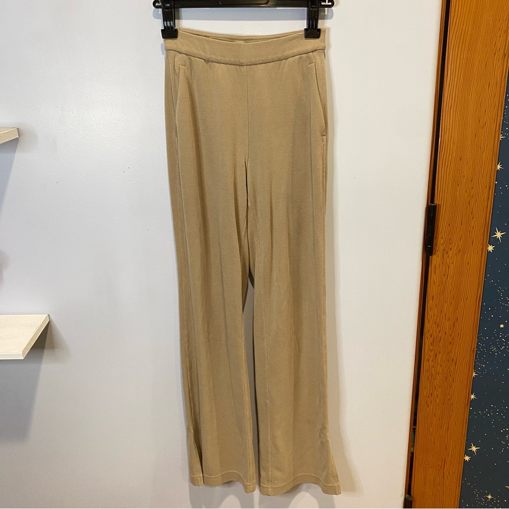 Lululemon Softstreme high-rise wide leg pique pants in sheer oak xxxs